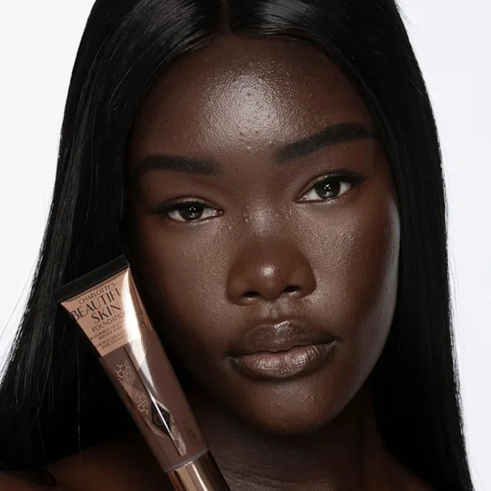 Charlotte Tilbury Beautiful Skin Foundation - 17 neutral